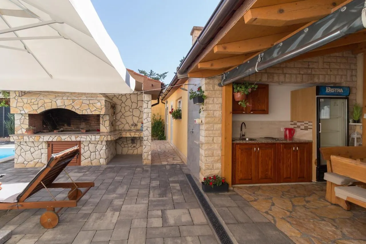 Spacious Villa Malina With Pool - By Ta Leut Agency Privlaka  Privlaka (Zadar)
