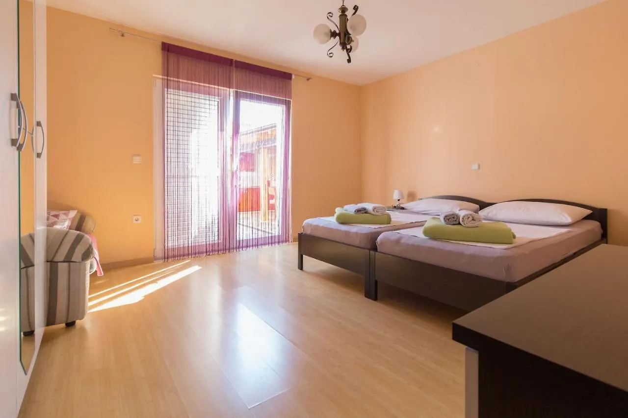 Spacious Villa Malina With Pool - By Ta Leut Agency Privlaka  Kroatien