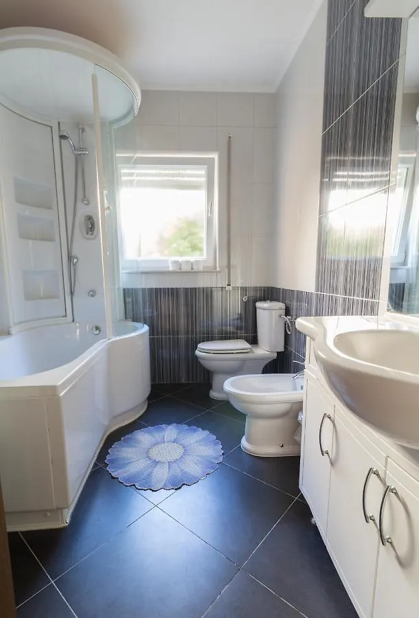 Spacious Villa Malina With Pool - By Ta Leut Agency Privlaka  Ferienhaus Privlaka (Zadar)