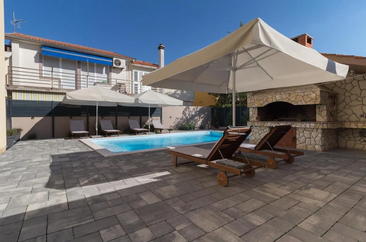 Spacious Villa Malina With Pool - By Ta Leut Agency Privlaka  0*, Privlaka (Zadar)