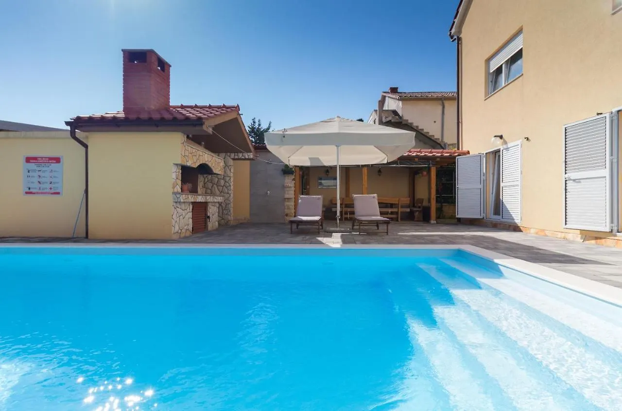 Ferienhaus Spacious Villa Malina With Pool - By Ta Leut Agency Privlaka
